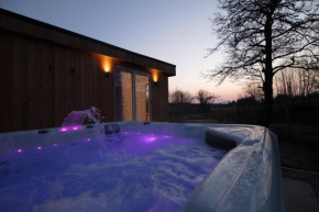Allt Mor Rentals - Challet with hot tub, and Studio Apartment
